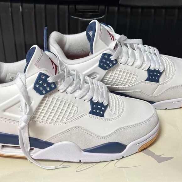 AIR JORDAN 4 RETRO SP - Picture 3 of 10